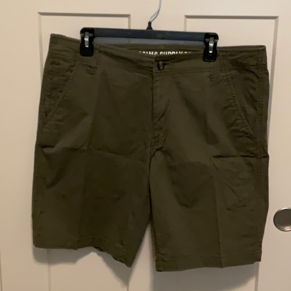 Mossimo Supply Co Green Cargo Shorts Casual Utility Design